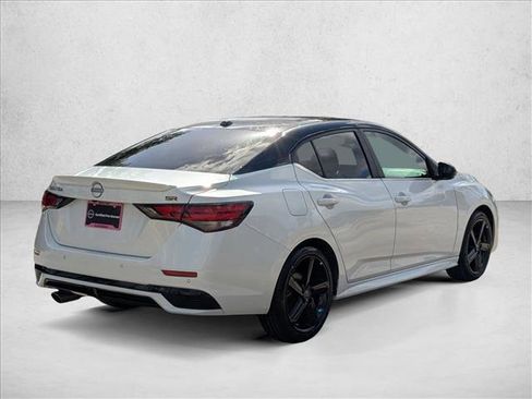 Certified 2025 Nissan Sentra SR FWD image 5