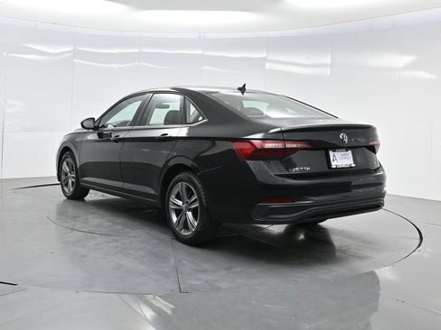 Used 2024 Volkswagen Jetta SE FWD image 5