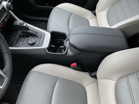 Used 2023 Toyota RAV4 XLE Premium image 36