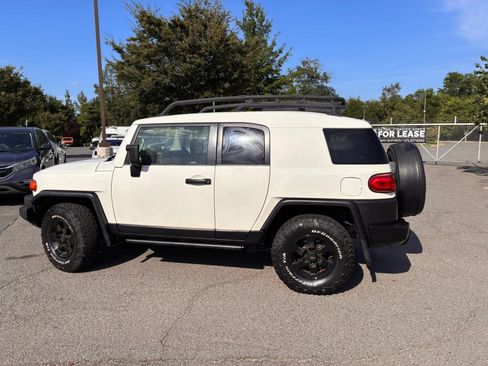 Used 2008 Toyota FJ Cruiser 4WD image 5