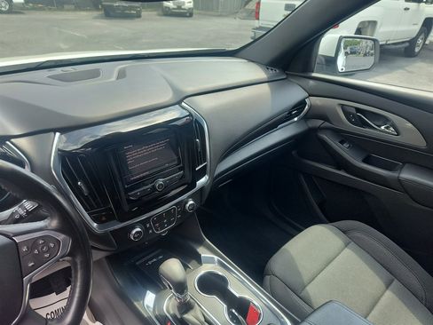Used 2022 Chevrolet Traverse LT w/ LPO, Cargo Package FWD image 16