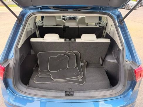 Used 2019 Volkswagen Tiguan SE w/ Panoramic Sunroof Package AWD/4WD image 13