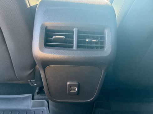 Used 2021 Chevrolet Equinox LT FWD image 20