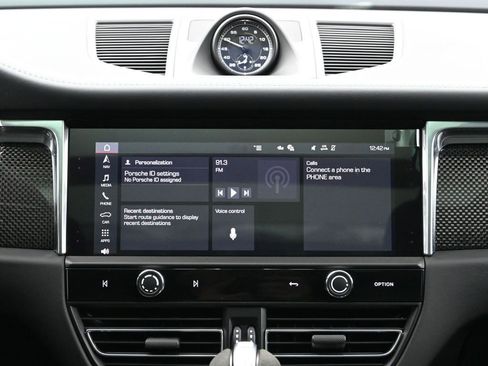 New 2026 Porsche Macan GTS image 21