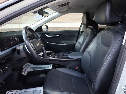 Used 2023 Kia EV6 Wind w/ Wind Technology Package AWD/4WD image 17