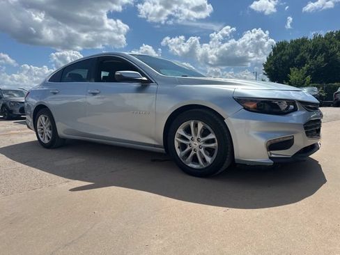 Used 2018 Chevrolet Malibu LT FWD image 15