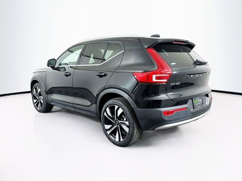 Used 2025 Volvo XC40 B5 Plus AWD/4WD image 5