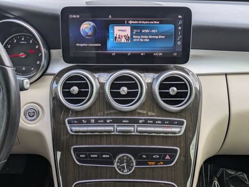 Used 2019 Mercedes-Benz C 300 Sedan image 16