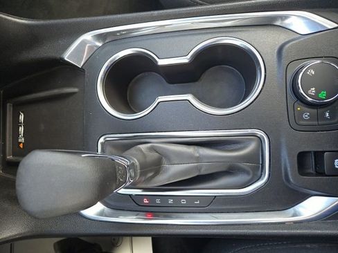 Used 2023 Chevrolet Traverse LT w/ Midnight/Sport Edition image 28