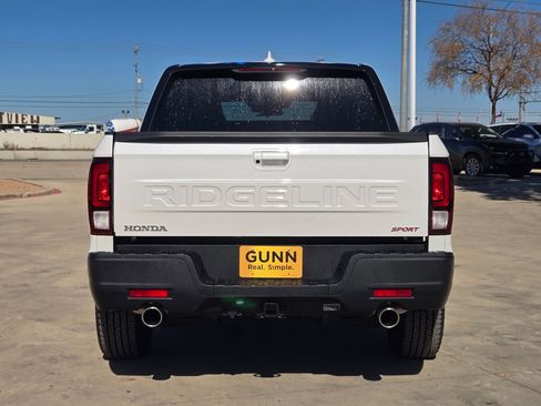 Used 2025 Honda Ridgeline Sport image 4
