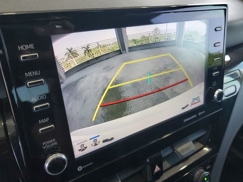 Used 2022 Toyota Camry XLE FWD image 27