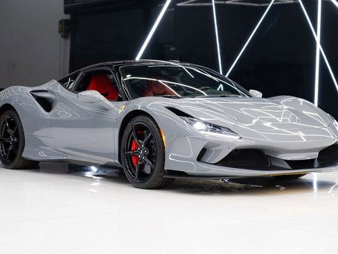 Used 2021 Ferrari F8 Tributo RWD image 1