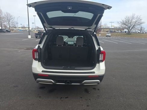 New 2026 Ford Explorer Platinum w/ LUX Leather Package image 11