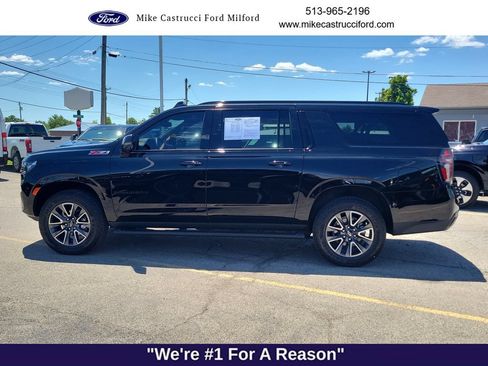 Used 2024 Chevrolet Suburban Z71 w/ Luxury Package AWD/4WD image 2