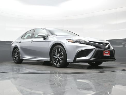 Used 2024 Toyota Camry SE FWD image 25
