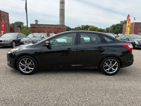 Used 2014 Ford Focus SE w/ Equipment Group 201A FWD image 7