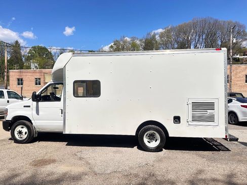 Used 2008 Ford E-350 and Econoline 350 Super Duty RWD image 4