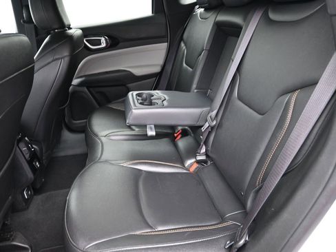 Used 2024 Jeep Compass Limited image 23