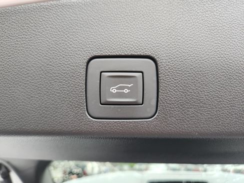 Used 2025 Buick Encore GX Avenir w/ Avenir Technology Package AWD/4WD image 18