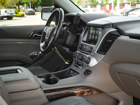Used 2019 GMC Yukon SLT w/ Graphite Performance Edition image 37