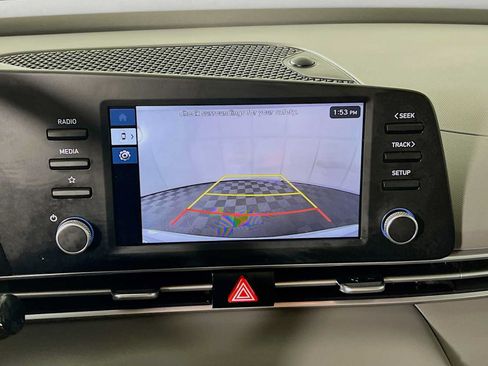 Certified 2025 Hyundai Elantra SE FWD image 14