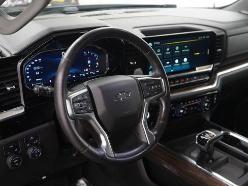 Used 2022 Chevrolet Silverado 1500 RST w/ Convenience Package II AWD/4WD image 19
