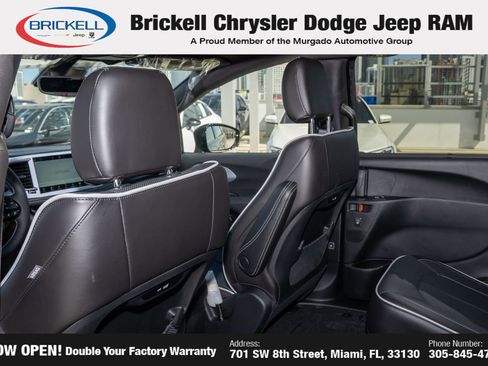 New 2026 Chrysler Pacifica Limited FWD image 18