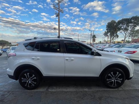 Used 2016 Toyota RAV4 LE image 4