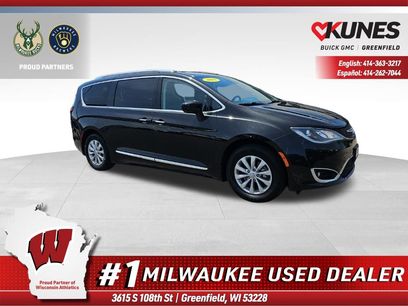 Used 2018 Chrysler Pacifica Touring-L w/ Advanced Safetytec Group