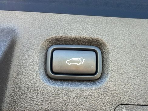 Used 2019 Hyundai Santa Fe Limited image 16