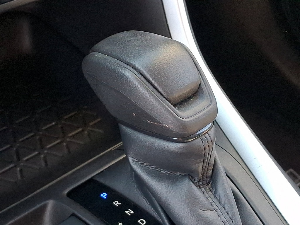 Used 2022 Toyota RAV4 LE FWD image 14