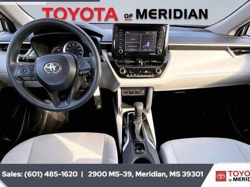 Used 2022 Toyota Corolla Cross L image 12