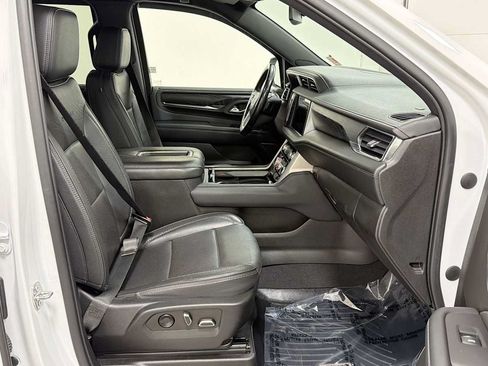 Used 2022 GMC Yukon XL Denali AWD/4WD image 30