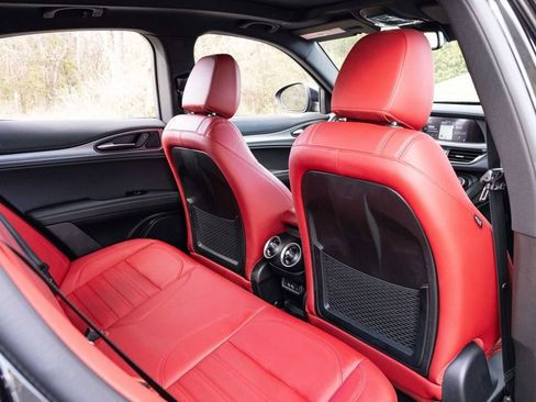 Used 2024 Alfa Romeo Stelvio Veloce image 60