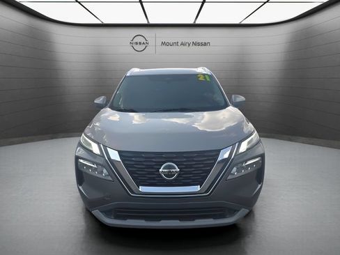 Used 2021 Nissan Rogue SV w/ Premium Package FWD image 1