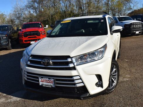 Used 2017 Toyota Highlander XLE image 12