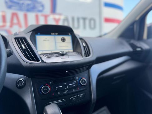 Used 2019 Ford Escape SE FWD image 29