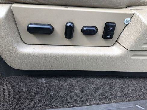 Used 2010 Ford F150 Lariat RWD image 28
