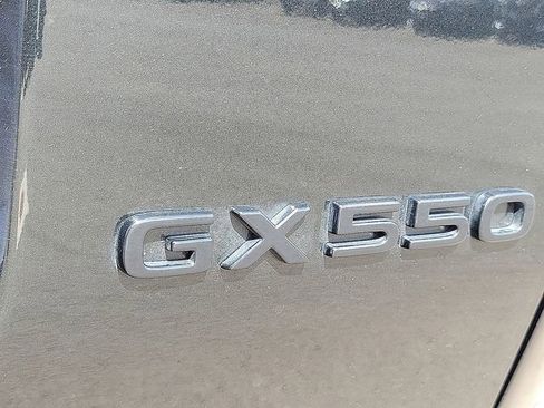 Used 2025 Lexus GX 550 AWD/4WD image 9