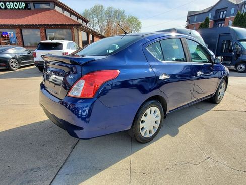 Used 2018 Nissan Versa SV FWD image 6