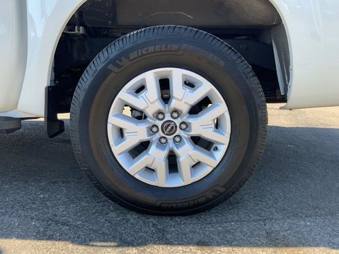 Used 2022 Nissan Frontier SV AWD/4WD image 28