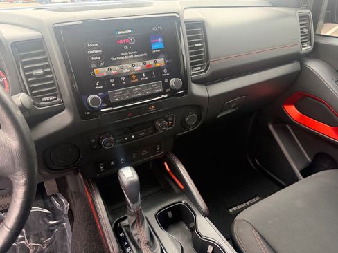 Used 2022 Nissan Frontier Pro-X image 11