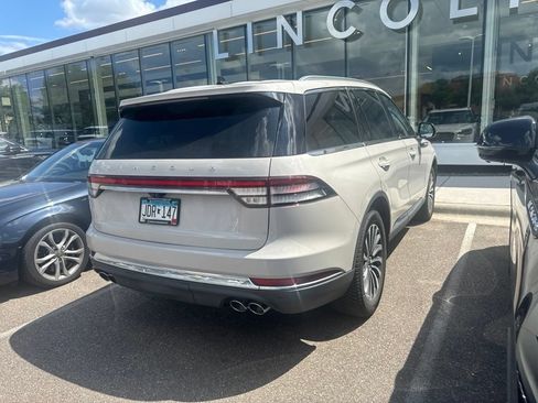 Used 2022 Lincoln Aviator AWD w/ Premium Package image 6