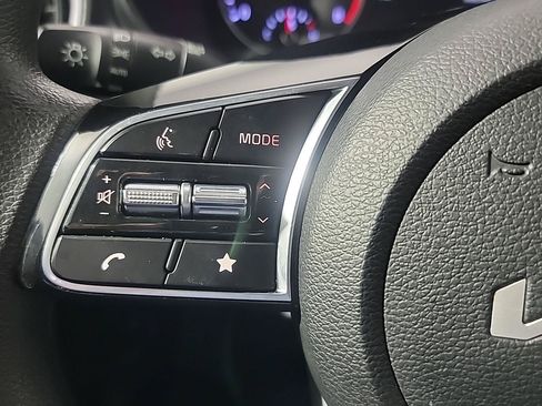 Used 2023 Kia Forte LXS FWD image 31