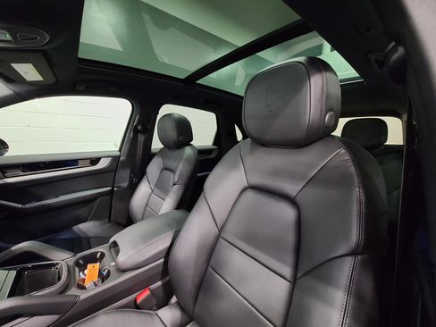 New 2026 Porsche Cayenne image 5