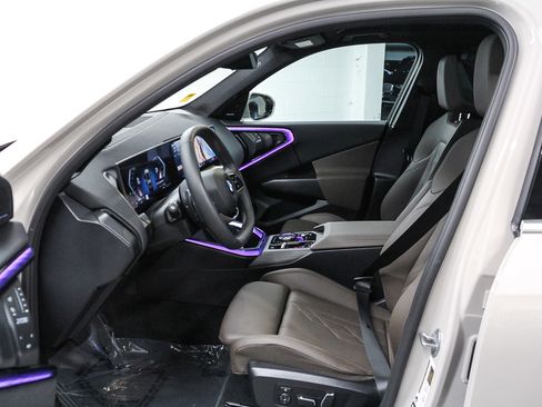 Used 2025 BMW X3 xDrive30i w/ Premium Package image 19