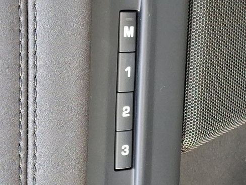 Used 2020 Land Rover Range Rover Evoque SE image 25