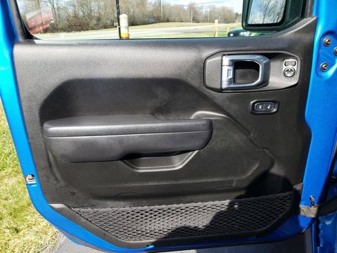 Used 2022 Jeep Gladiator Mojave w/ LED Lighting Group image 11