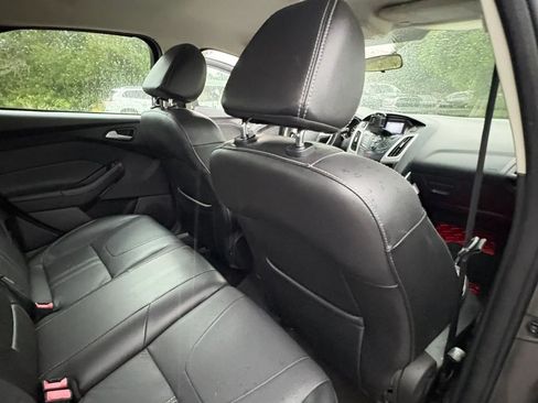 Used 2014 Ford Focus SE w/ Equipment Group 201A FWD image 17