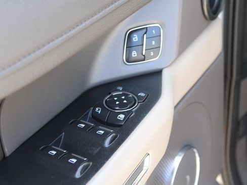 Used 2020 Ford Expedition Max XLT w/ Equipment Group 202A RWD image 10